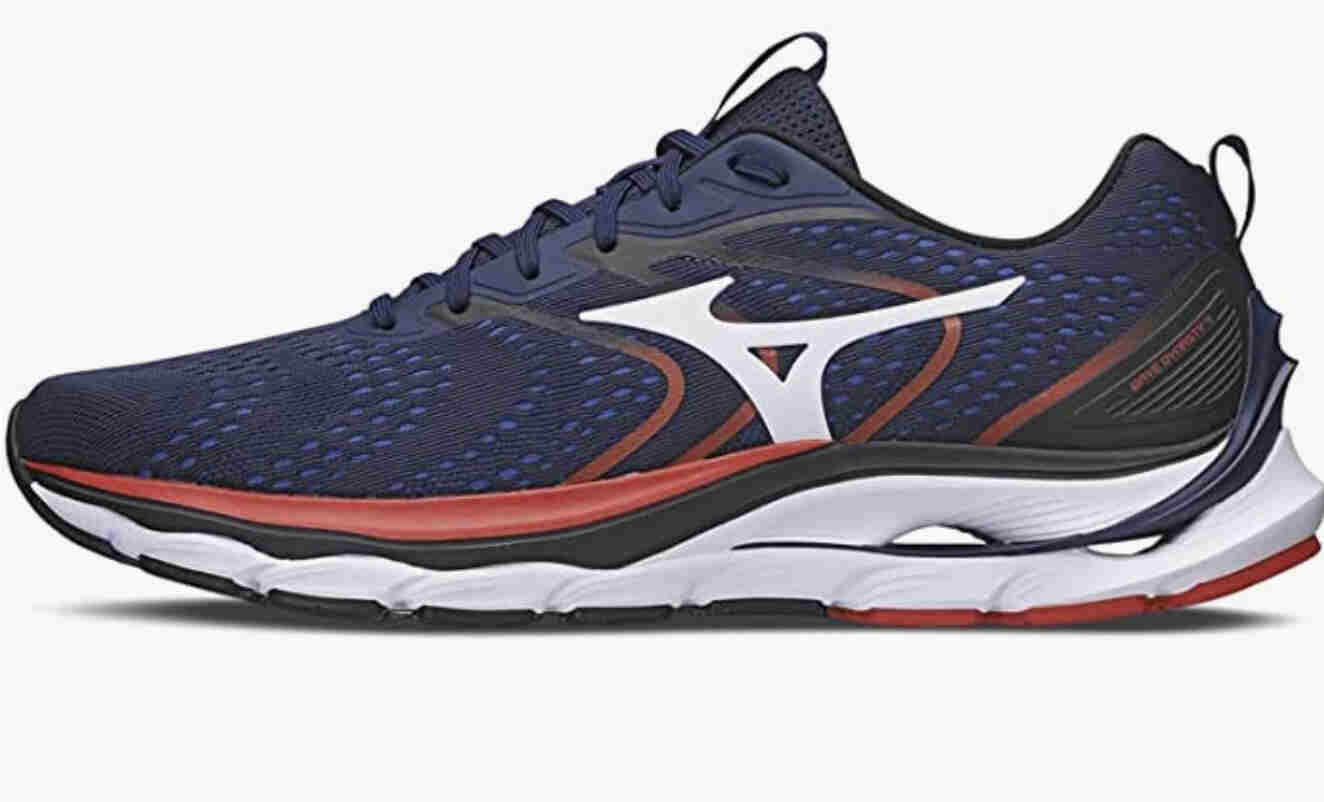 Mizuno Wave Dynasty 4